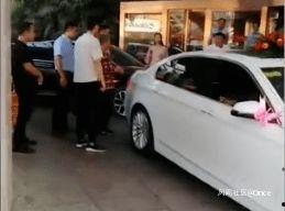 最新礼包车爆料新闻视频,揭秘神秘车型,性能与颜值并存